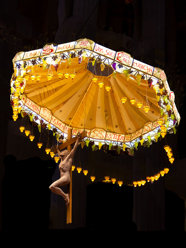 Familia Sagrada Cathedral Crucifixion