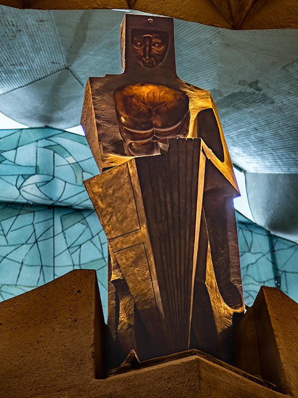 Sagrada cathedral modern statue